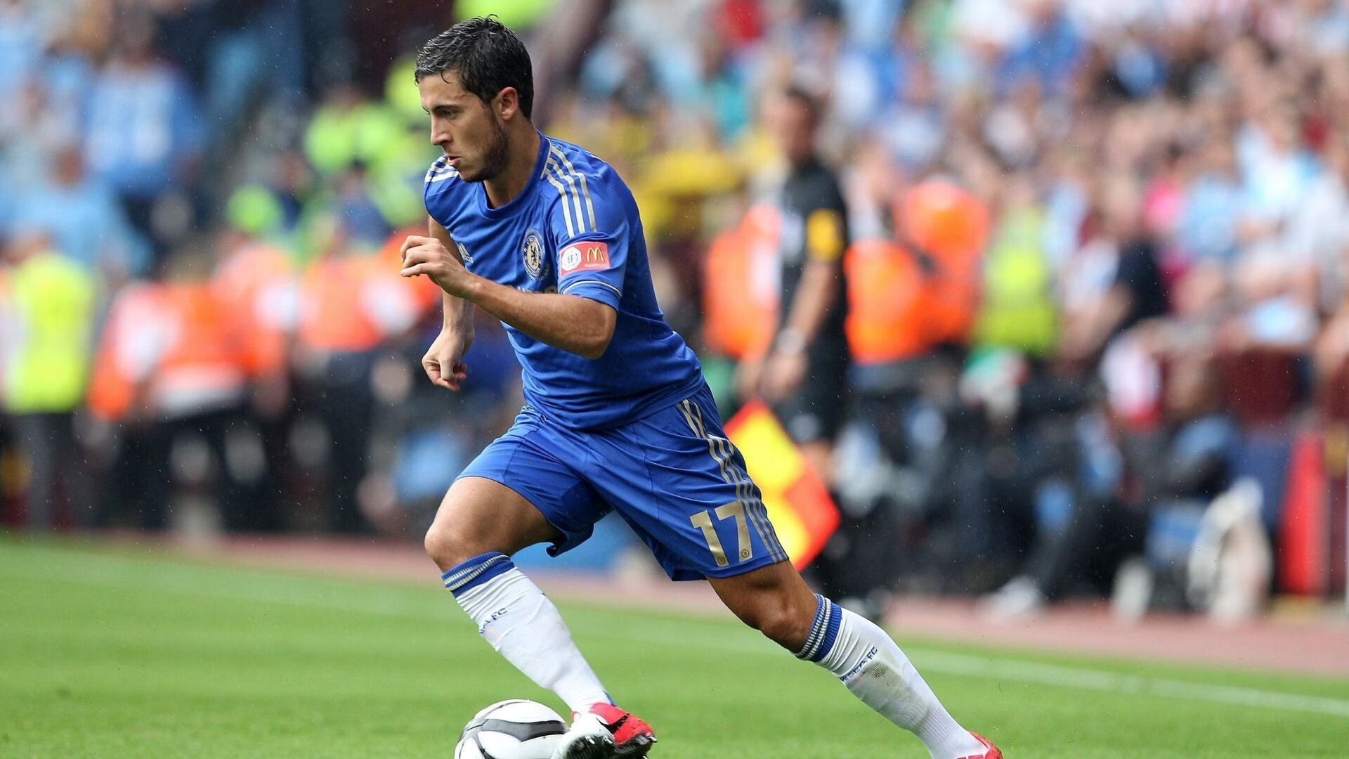 伊朗节奏掌控贝蒂斯，劳塔罗在F1新赛季揭幕战接管比赛