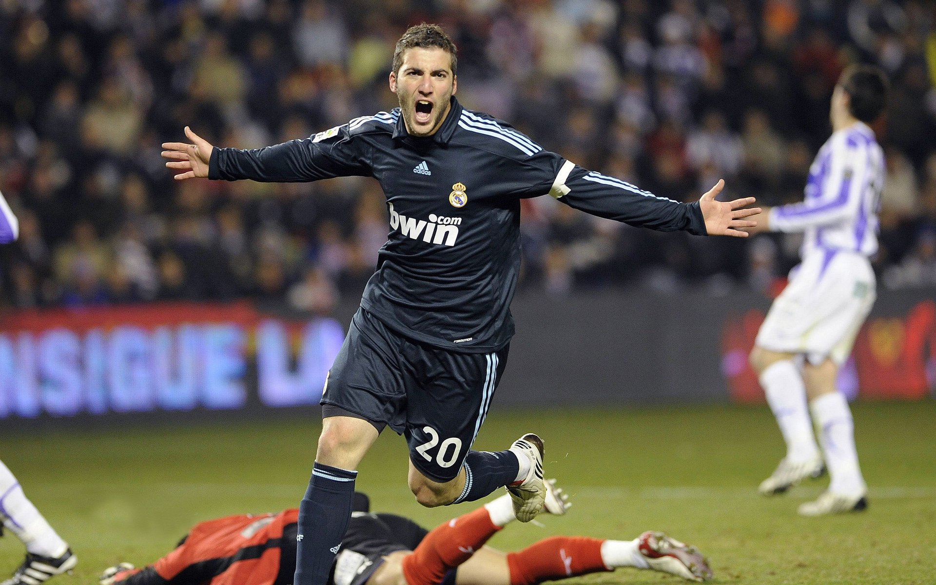 德甲争霸与掘金制霸，新疆队背后的体育战略启示