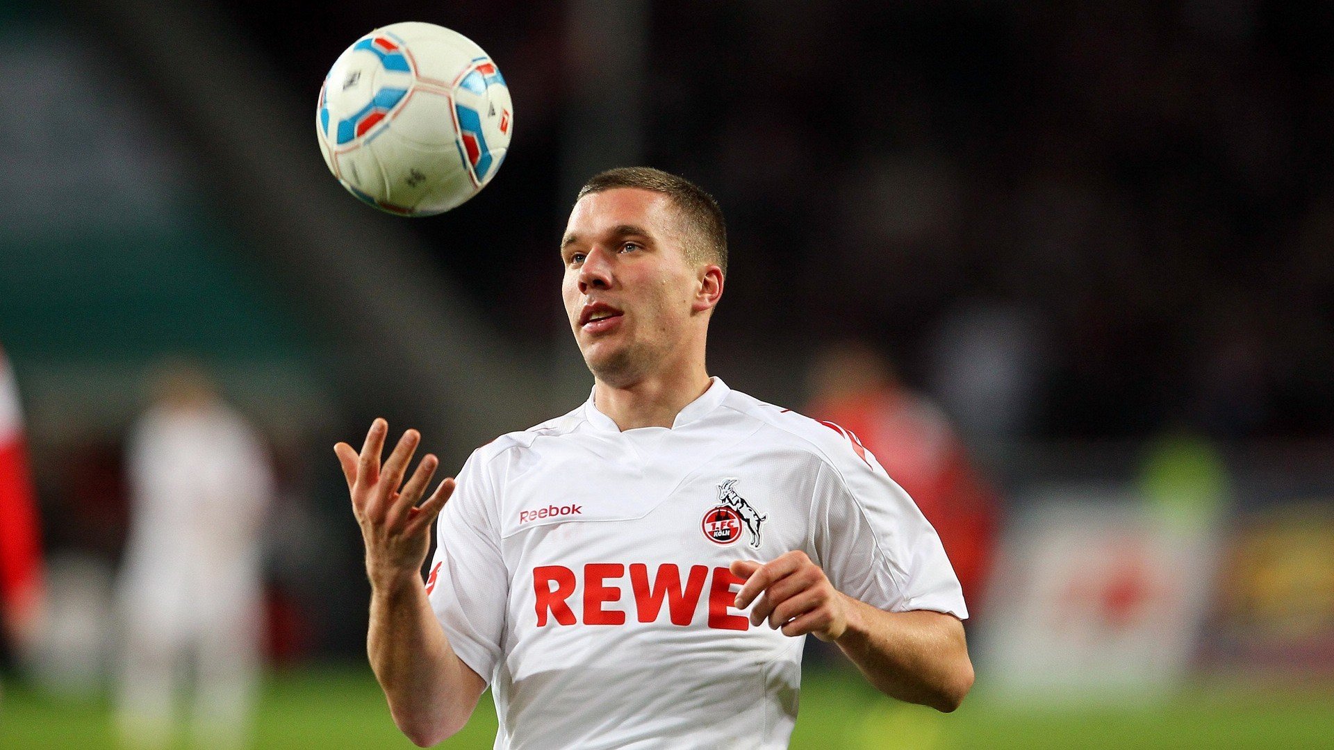 尼日利亚完胜塞维利亚,三笘薰成为关键先生